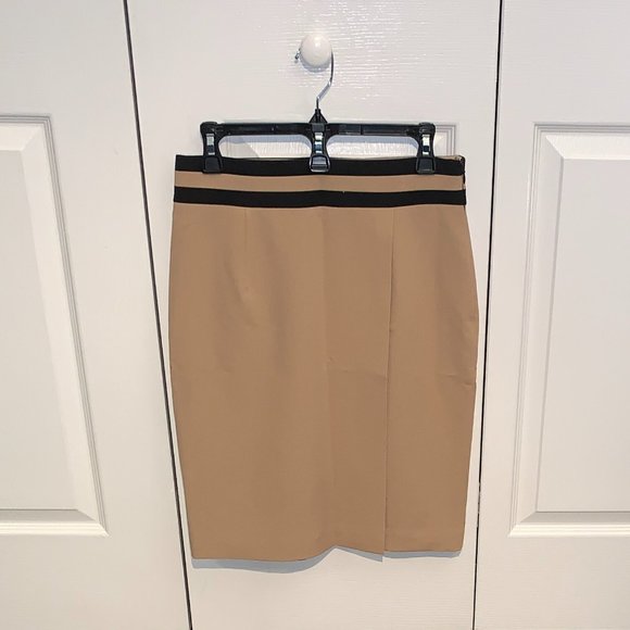 Used Worthington Tan Wrap Skirt Size 6 - Picture 4 of 9